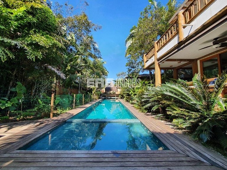 Belíssima casa com piscina e espaço gourmet na praia de Itam