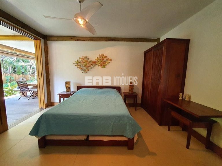 Belíssima casa com piscina e espaço gourmet na praia de Itam