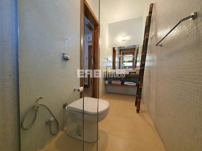 Belíssima casa com piscina e espaço gourmet na praia de Itam