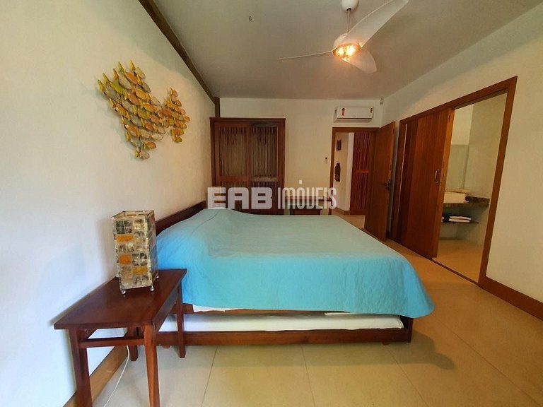 Belíssima casa com piscina e espaço gourmet na praia de Itam