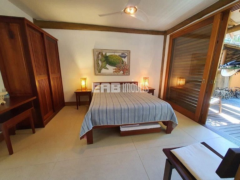 Belíssima casa com piscina e espaço gourmet na praia de Itam