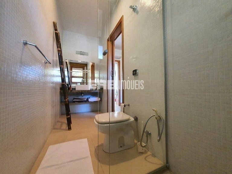 Belíssima casa com piscina e espaço gourmet na praia de Itam