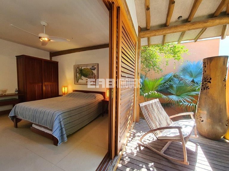 Belíssima casa com piscina e espaço gourmet na praia de Itam