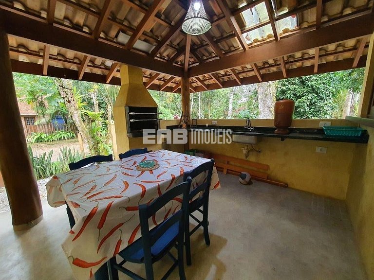 Charmosa casa palafitada para temporada em Itamambuca