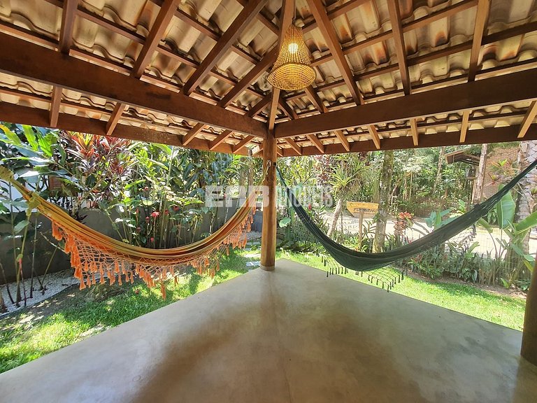 Charmosa casa palafitada para temporada em Itamambuca