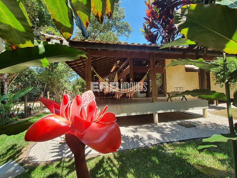 Charmosa casa palafitada para temporada em Itamambuca