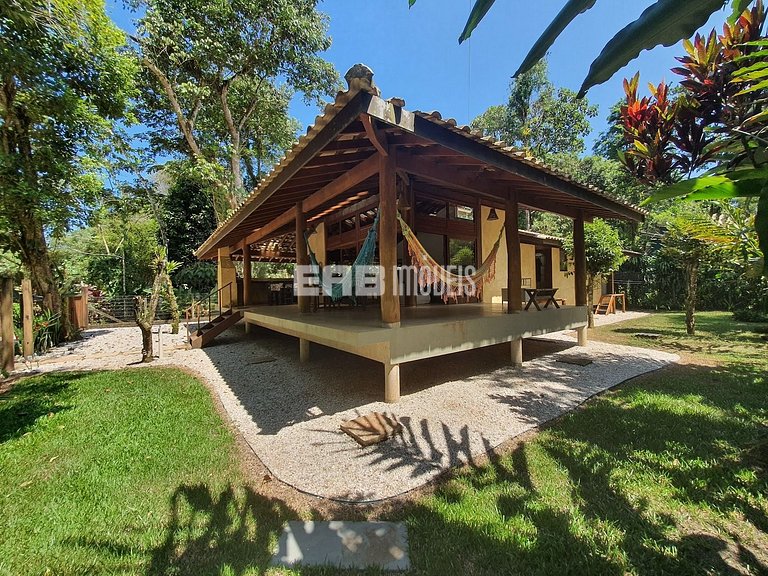 Charmosa casa palafitada para temporada em Itamambuca