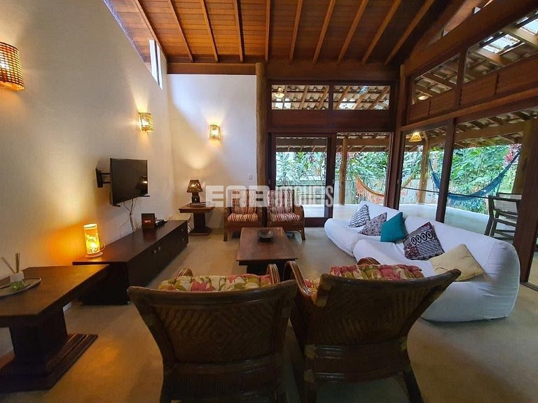 Charmosa casa palafitada para temporada em Itamambuca