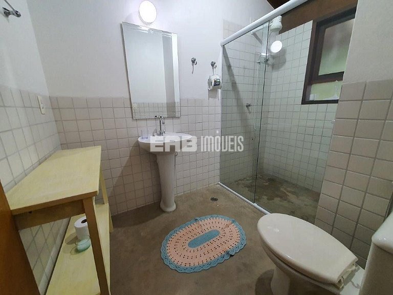 Charmosa casa palafitada para temporada em Itamambuca