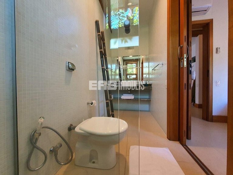 Belíssima casa com piscina e espaço gourmet na praia de Itam