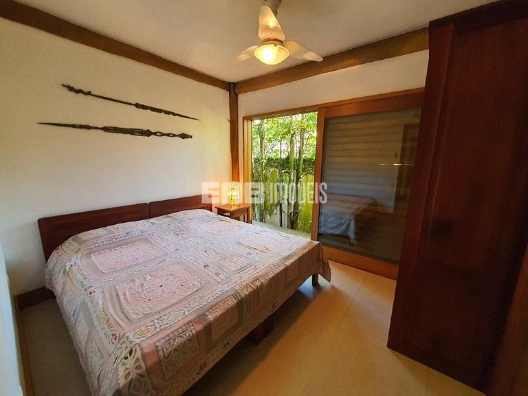 Belíssima casa com piscina e espaço gourmet na praia de Itam