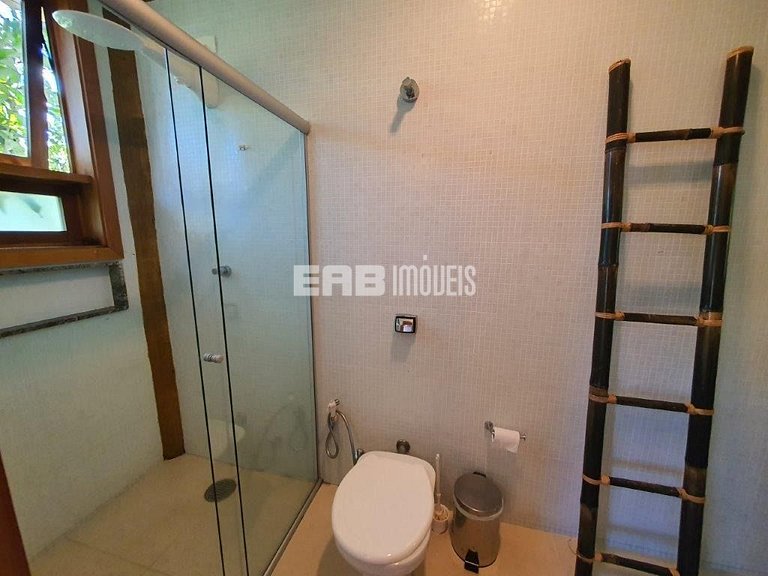 Belíssima casa com piscina e espaço gourmet na praia de Itam