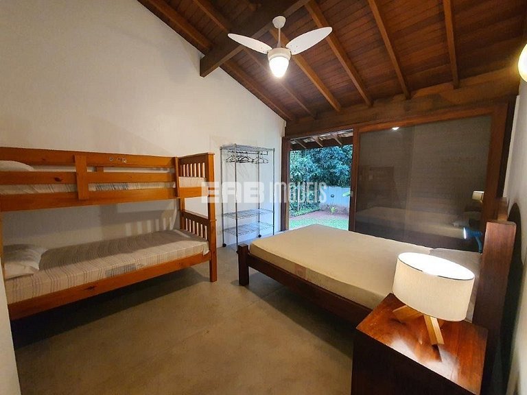 Charmosa casa palafitada para temporada em Itamambuca