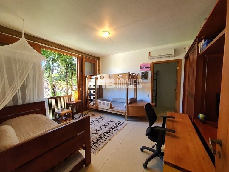 Belíssima casa com piscina e espaço gourmet na praia de Itam