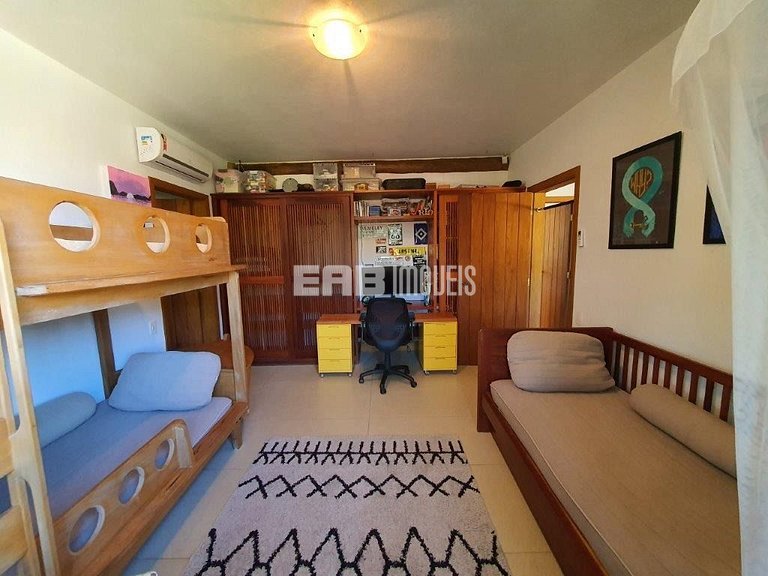 Belíssima casa com piscina e espaço gourmet na praia de Itam