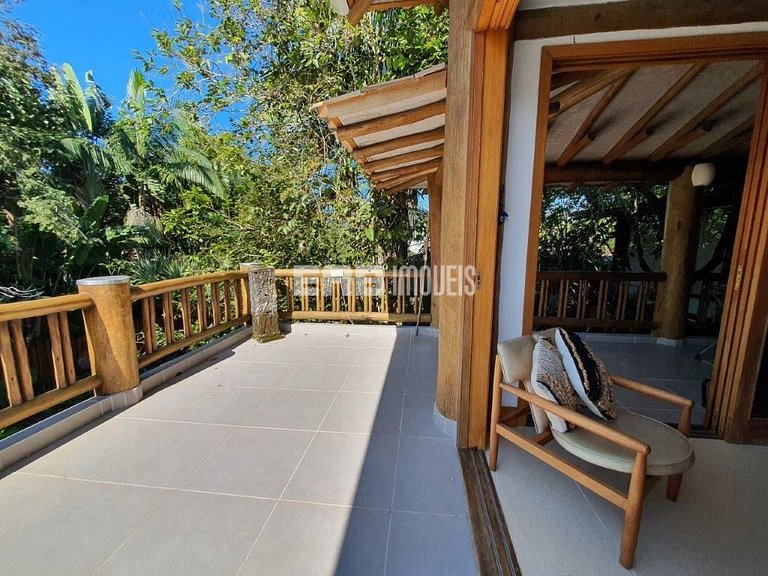 Belíssima casa com piscina e espaço gourmet na praia de Itam