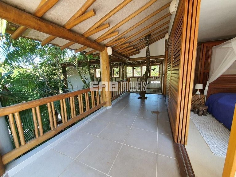 Belíssima casa com piscina e espaço gourmet na praia de Itam