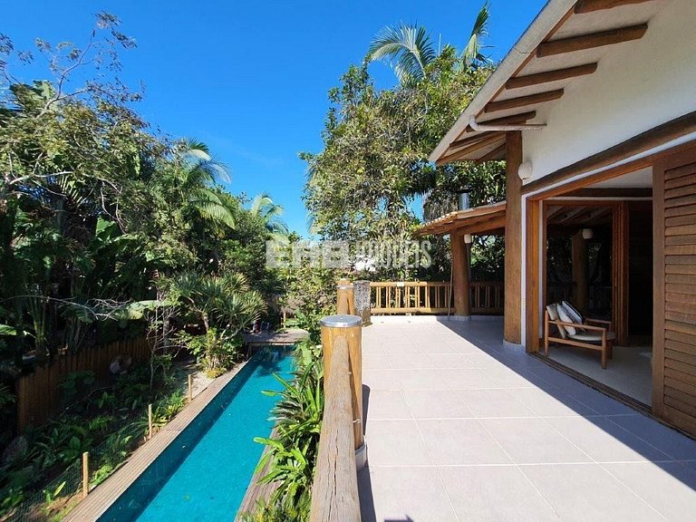 Belíssima casa com piscina e espaço gourmet na praia de Itam