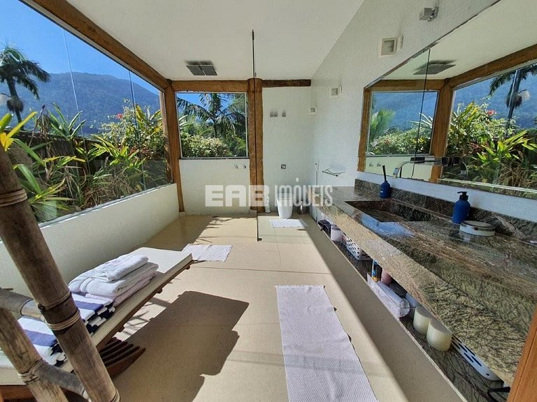 Belíssima casa com piscina e espaço gourmet na praia de Itam