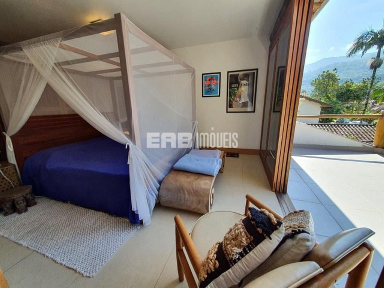 Belíssima casa com piscina e espaço gourmet na praia de Itam