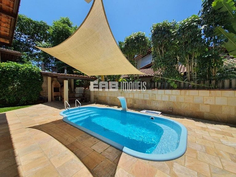 A apenas 60m da praia de Itamambuca!