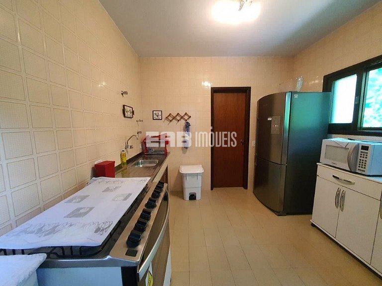 A apenas 60m da praia de Itamambuca!