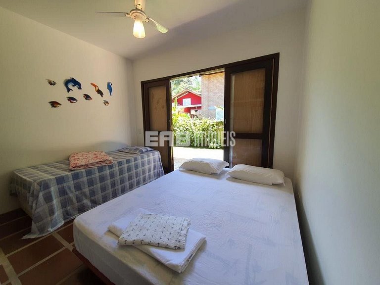 A apenas 60m da praia de Itamambuca!