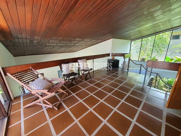 A apenas 60m da praia de Itamambuca!