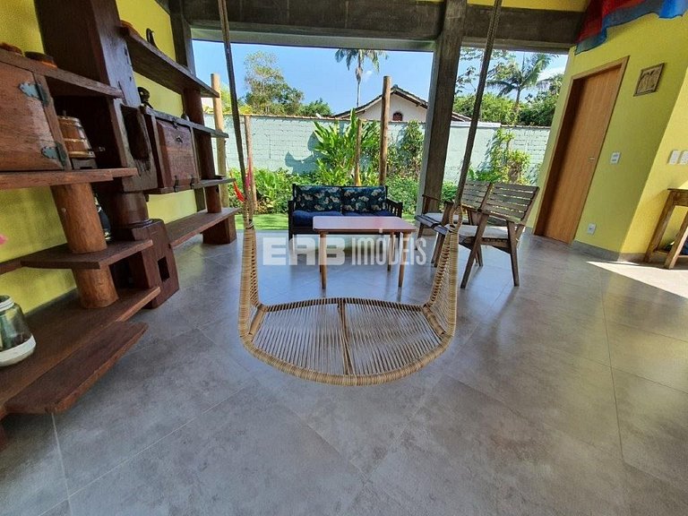 Casa com 5 dormitórios, churrasqueira e piscina a 20m do mar