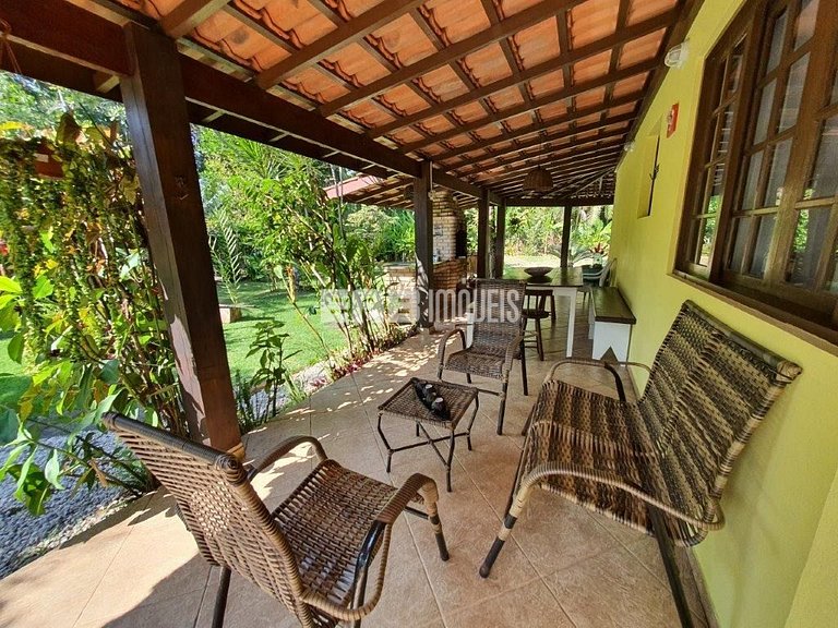 Casa com 5 dormitórios, churrasqueira e piscina a 20m do mar