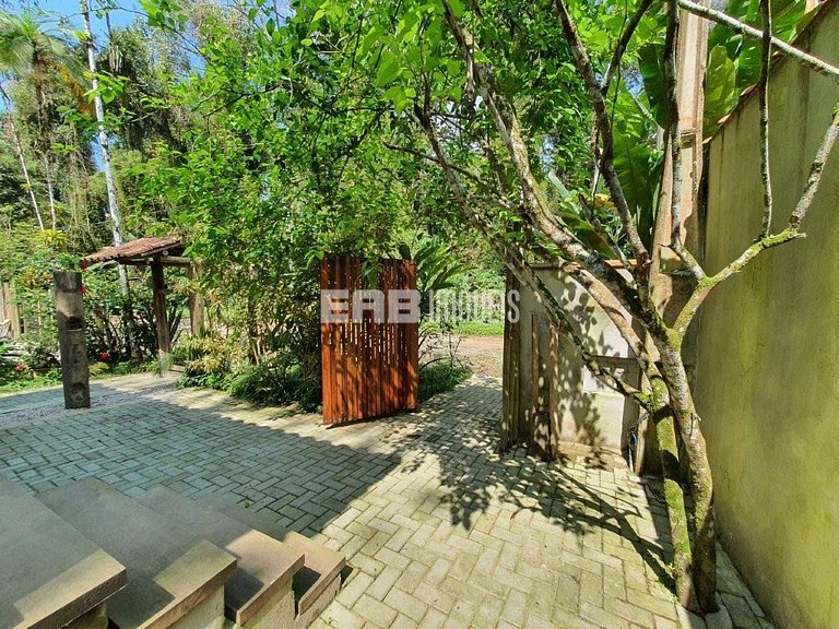 Suíte com ar condicionado para um casal em Itamambuca