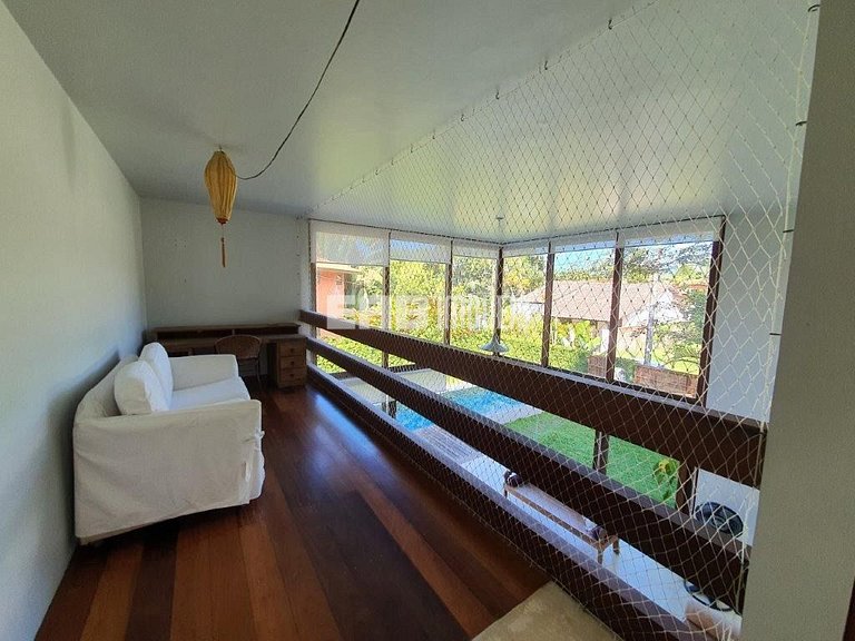 A apenas 100m da praia de Itamambuca, acomodações para 6 pes