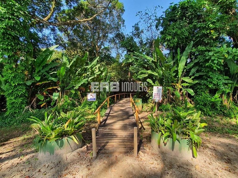 Casa com 5 dormitórios, churrasqueira e piscina a 20m do mar