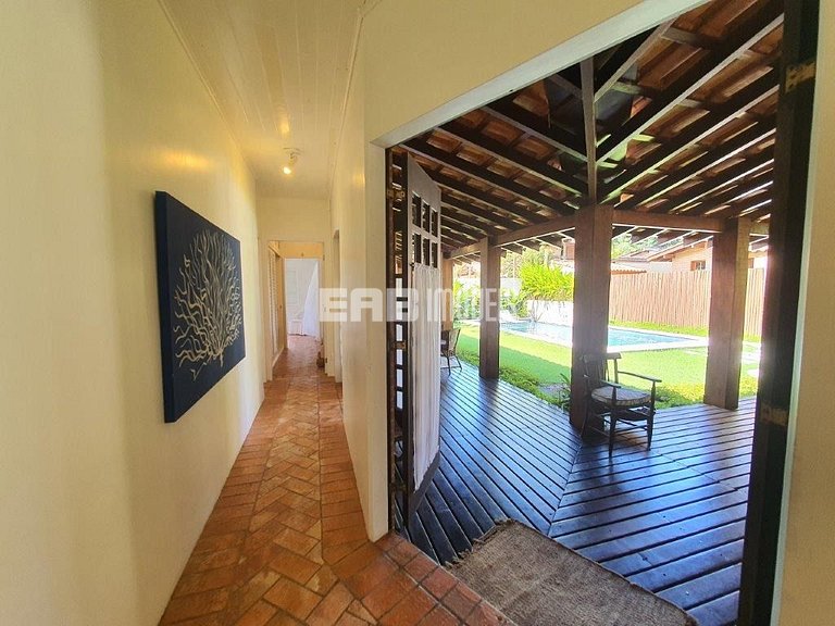 Casa com 2 suítes, piscina, churrasqueira e ar condicionado