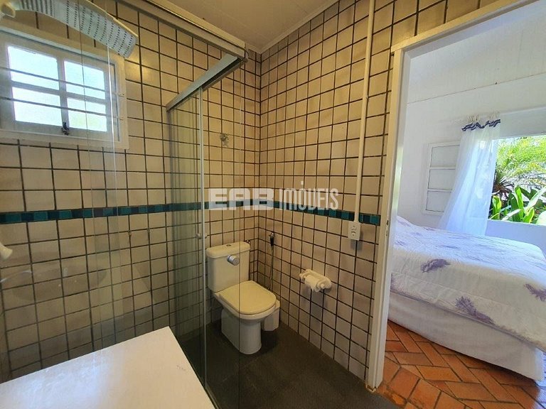 Casa com 2 suítes, piscina, churrasqueira e ar condicionado