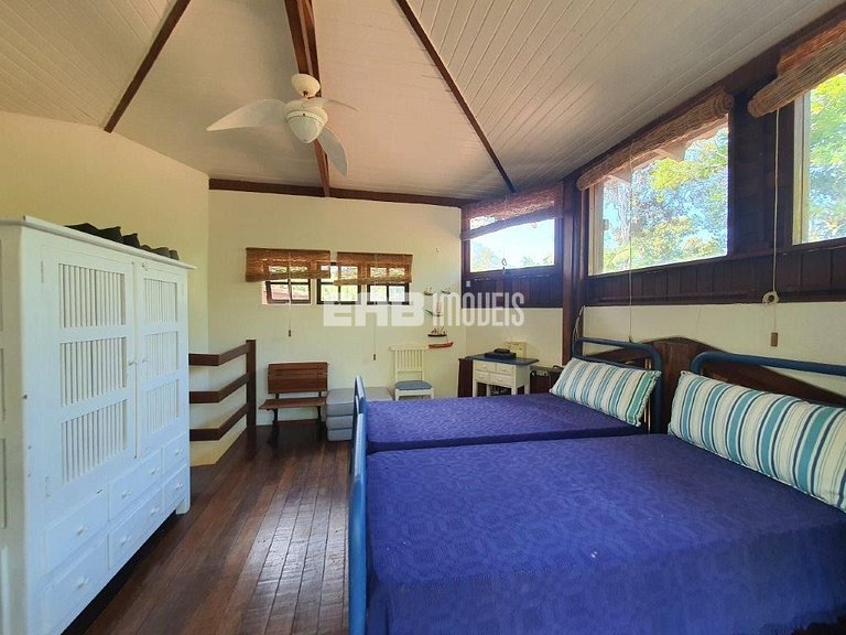 Casa com 2 suítes, piscina, churrasqueira e ar condicionado