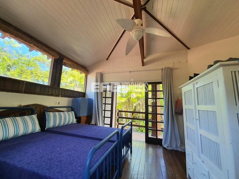 Casa com 2 suítes, piscina, churrasqueira e ar condicionado