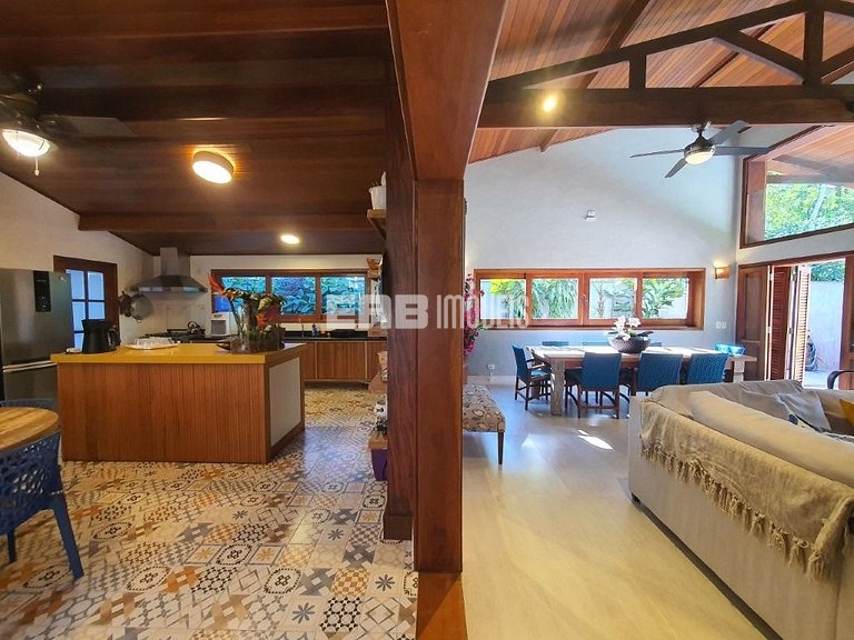 Casa para temporada na praia de Itamambuca, Ubatuba