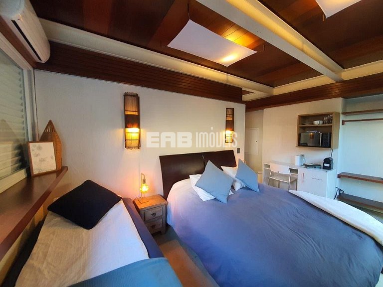 Casa moderna com 4 suítes em Itamambuca