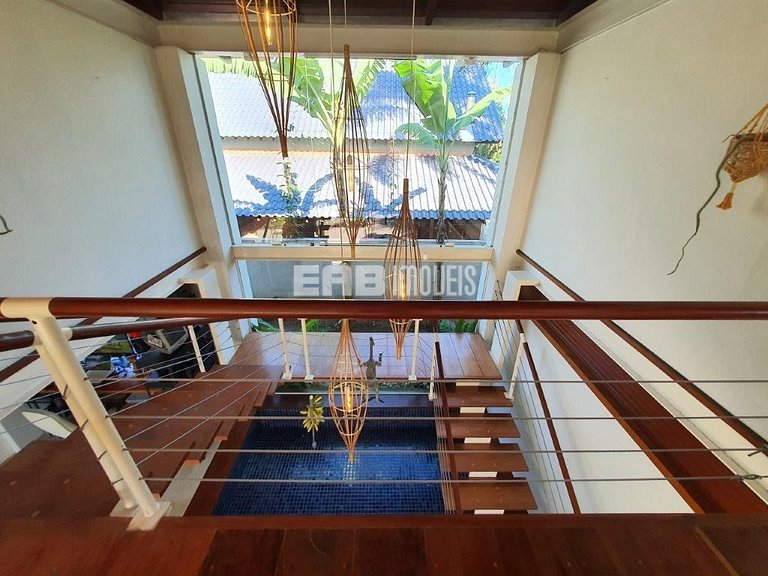 Casa moderna com 4 suítes em Itamambuca