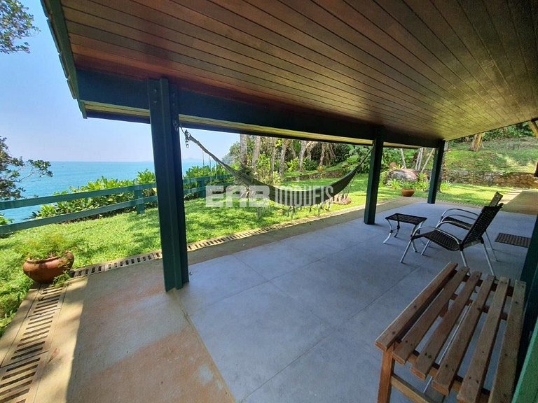 Casa com vista para o mar, na praia do Félix, em Ubatuba