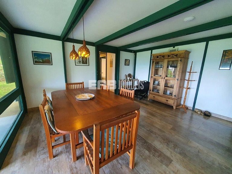 Casa com vista para o mar, na praia do Félix, em Ubatuba