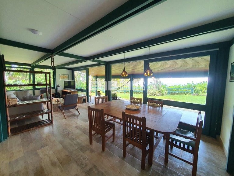 Casa com vista para o mar, na praia do Félix, em Ubatuba