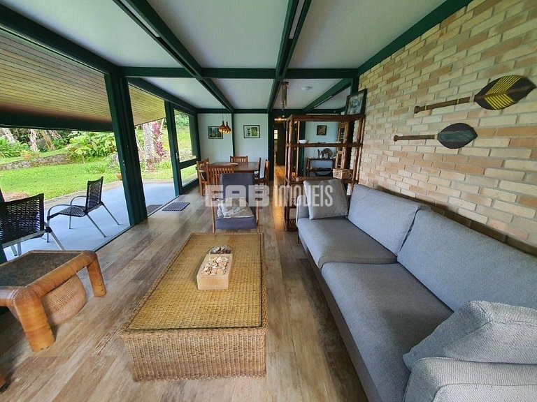 Casa com vista para o mar, na praia do Félix, em Ubatuba