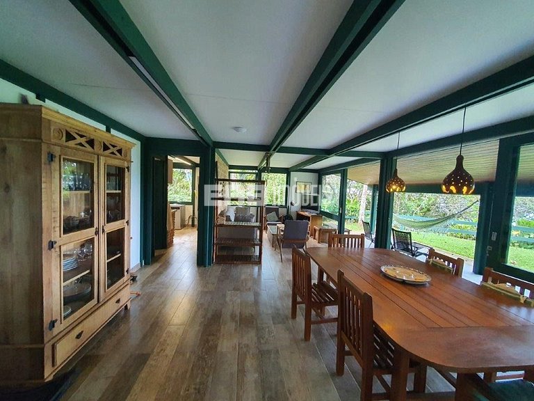 Casa com vista para o mar, na praia do Félix, em Ubatuba