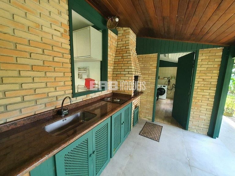 Casa com vista para o mar, na praia do Félix, em Ubatuba