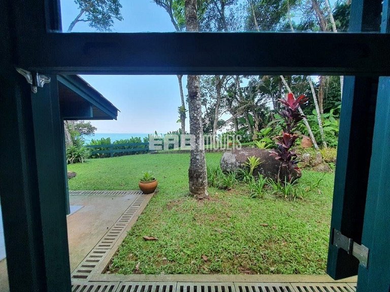 Casa com vista para o mar, na praia do Félix, em Ubatuba