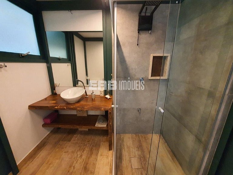 Casa com vista para o mar, na praia do Félix, em Ubatuba