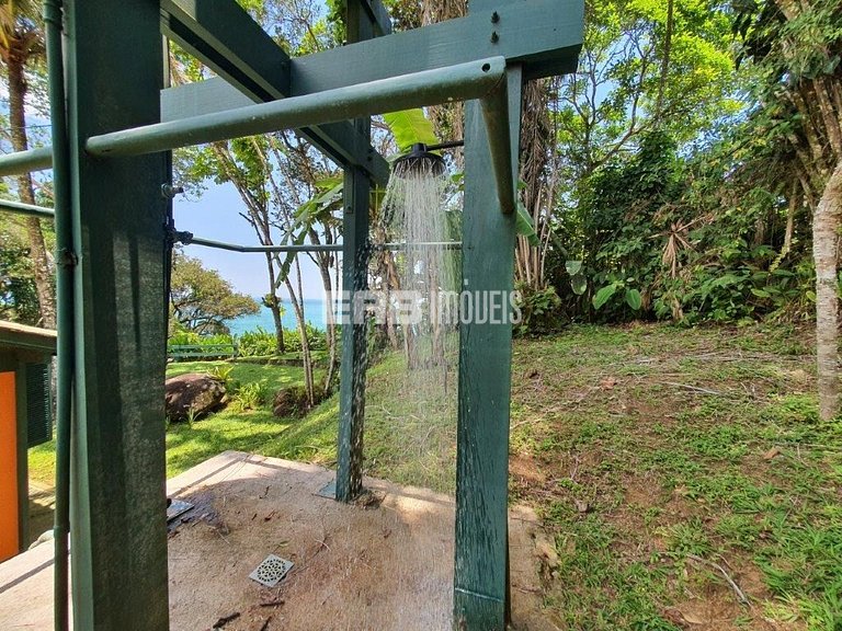Casa com vista para o mar, na praia do Félix, em Ubatuba