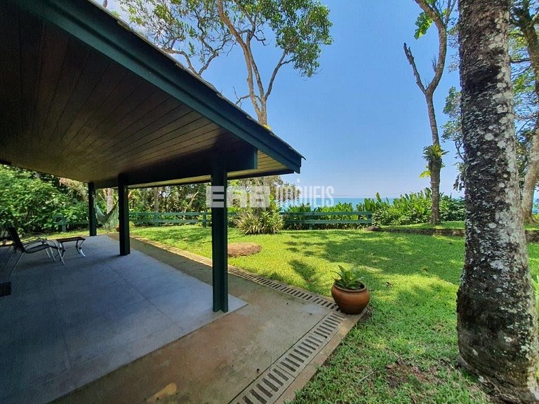 Casa com vista para o mar, na praia do Félix, em Ubatuba